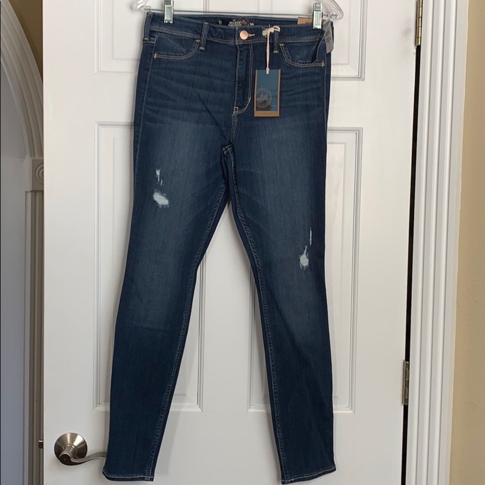 Hollister jean legging. High rise. Size 30 NWT